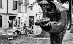 Monumento a Padre Lino Maupas padre lino 1