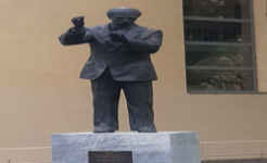 Statua di Arturo Toscanini a Parma: storia, autore e dove trovarla